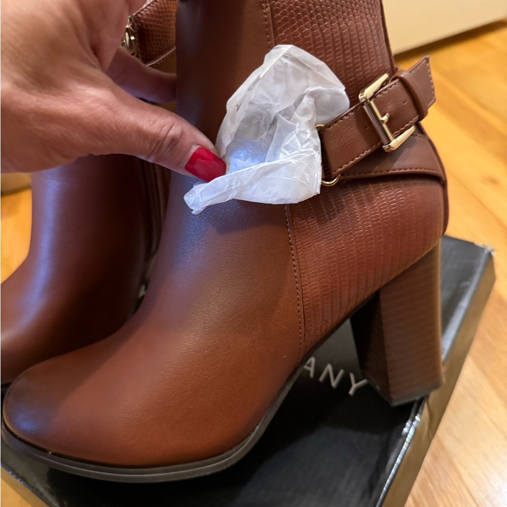 NWT New York & Company Chestnut Ankle Booties